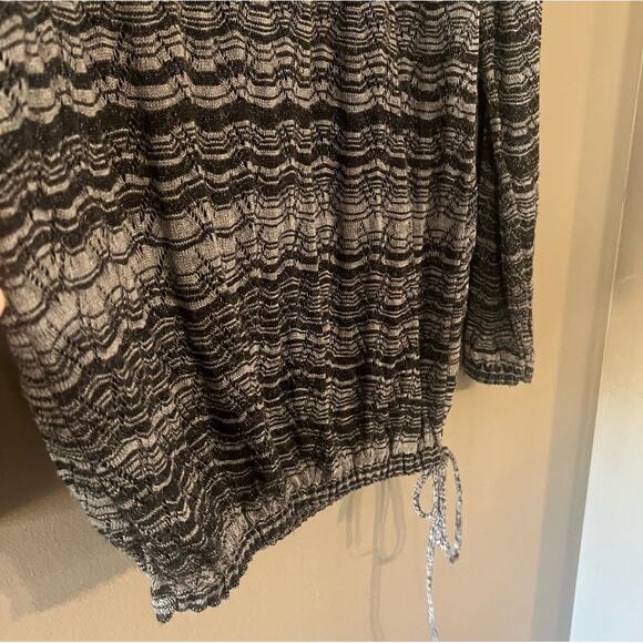 Maurices Black White Wavy Stripe Print Light Knit Sweater Tunic Top, Medium - Picture 5 of 10
